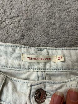 Levy’s 721 high rise skinny jeans size 27