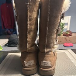 Used  Tall UGGs Size 5 Woman 