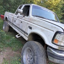 1997 Ford F250 4X4  LOTS OF AWESOME PARTS..     NO PQPERWORK.   