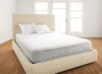 NEW! ROOM & BOARD Natural Organic Latex & Coil Hybrid King Size Mattress