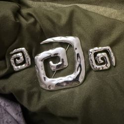 Vintage Pin And Pierced Earring Set 