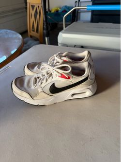 kids nike air size 4 Y