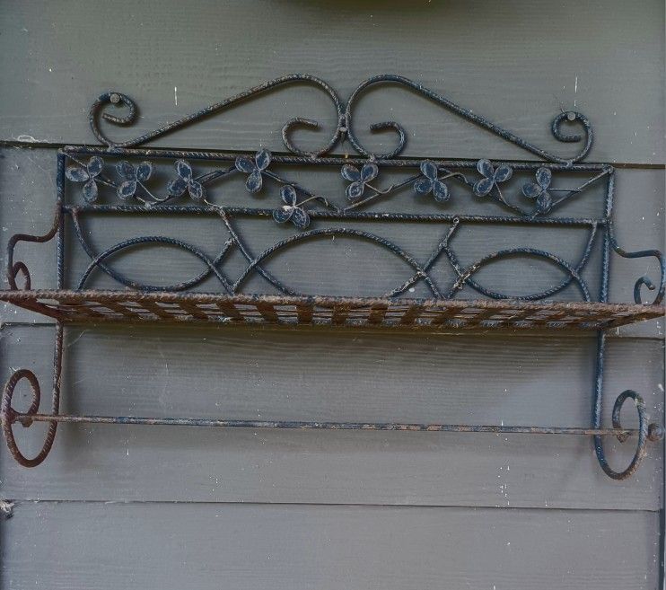 Decorative Outdoor Metal Shelf