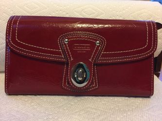Brand new red coach wallet in perfect condition.