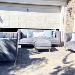 Gorgeous grey 4 Piece Sofas Set 