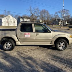 2004 Ford Explorer