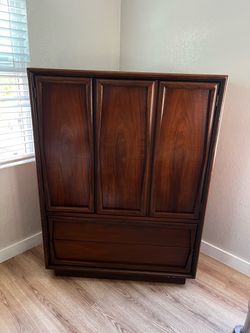 Vintage MCM Mid Century Modern Highboy Dresser / Gentlemen’s Chest by Kroehler/Pearsall Style 1960’s