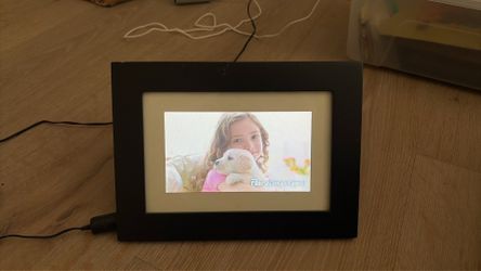 Pandigital digital photo frame