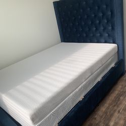 Queen Size Bed Frame And mattress 