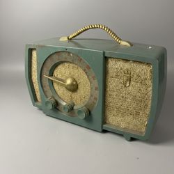 Vintage 1950s Zenith Bakelite  AM/FM Tabletop Tube Radio  Receiver