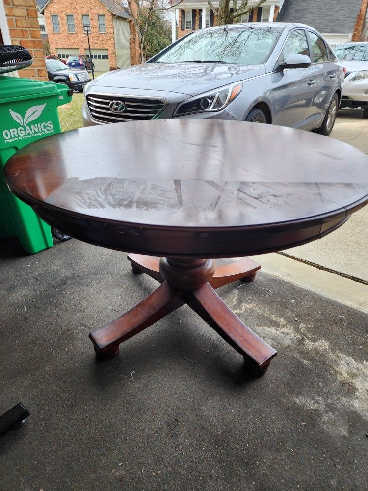 Solid Wood Table With Insert