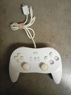 Classic Pro Controller for Nintendo Wii (OEM) White, in Good Condition. Tested, Working