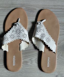 Sonoma Tan sandles with white design