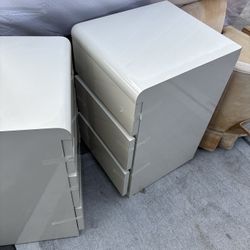 3 Nightstand/ Dressers