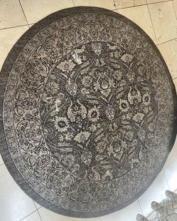 Round Rug
