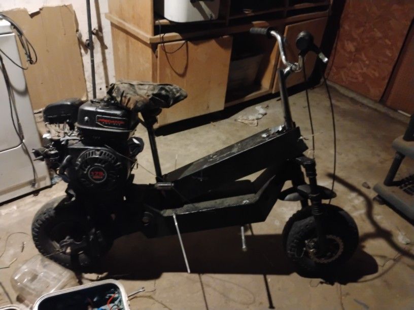 Needs Work But It Turns On You Could Write It You Get Two Engines Is That One Needs A Pull String And It Out Of Work You Got That One