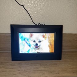Digital photo frame 7” Multiple Pictures
