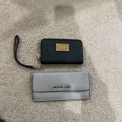 Michael Kors Wallet And Wristlet 