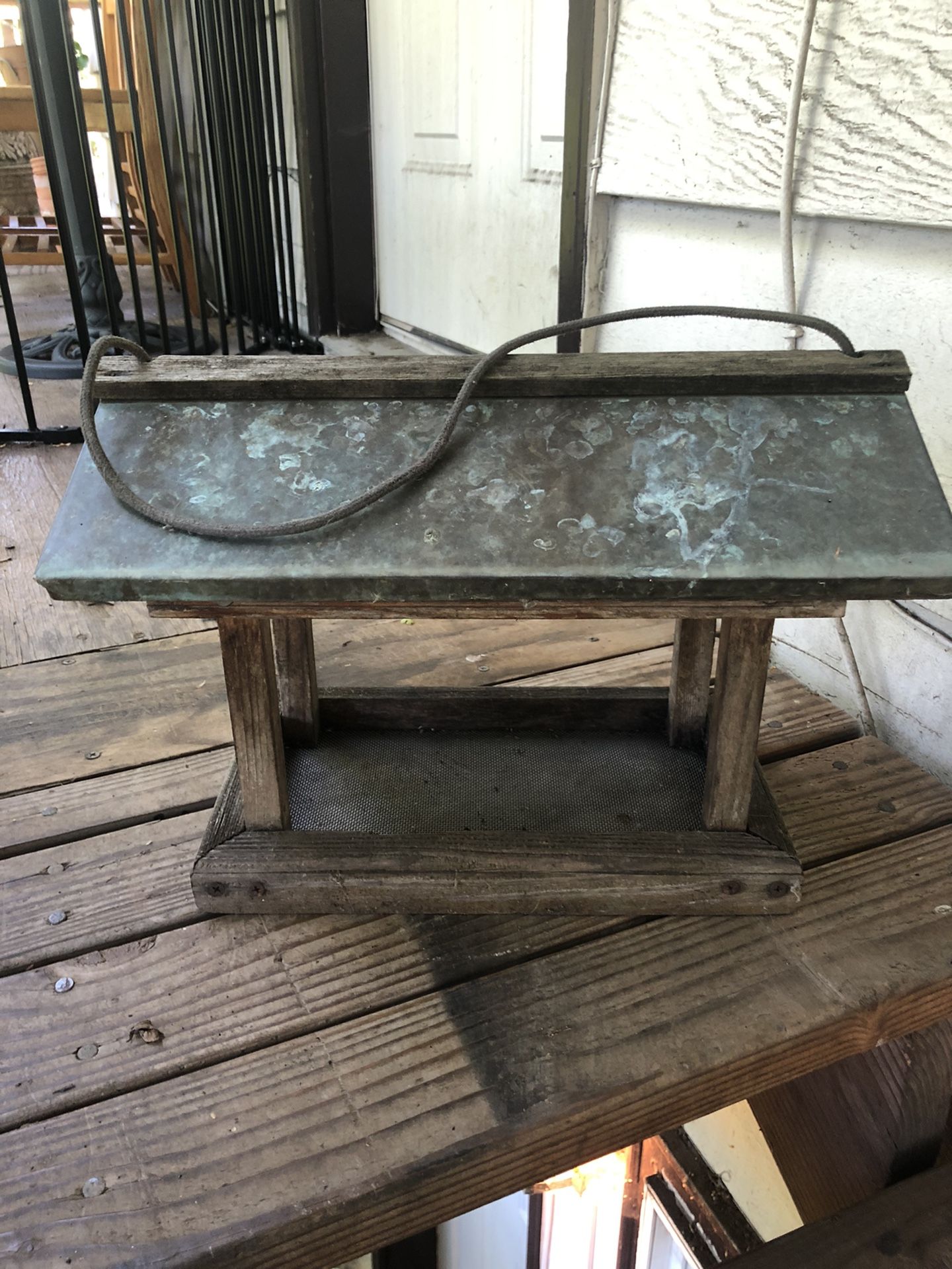 Bird Feeder/ Needs Cleaning