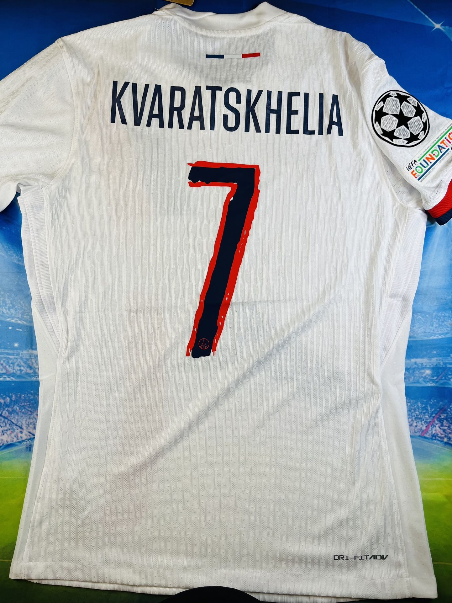 PSG ユニフォーム KVATSKHELIA 7 Mサイズ PSG Nike Kvaratskhelia 7 Graphic T-Shirt - Navy - Mens