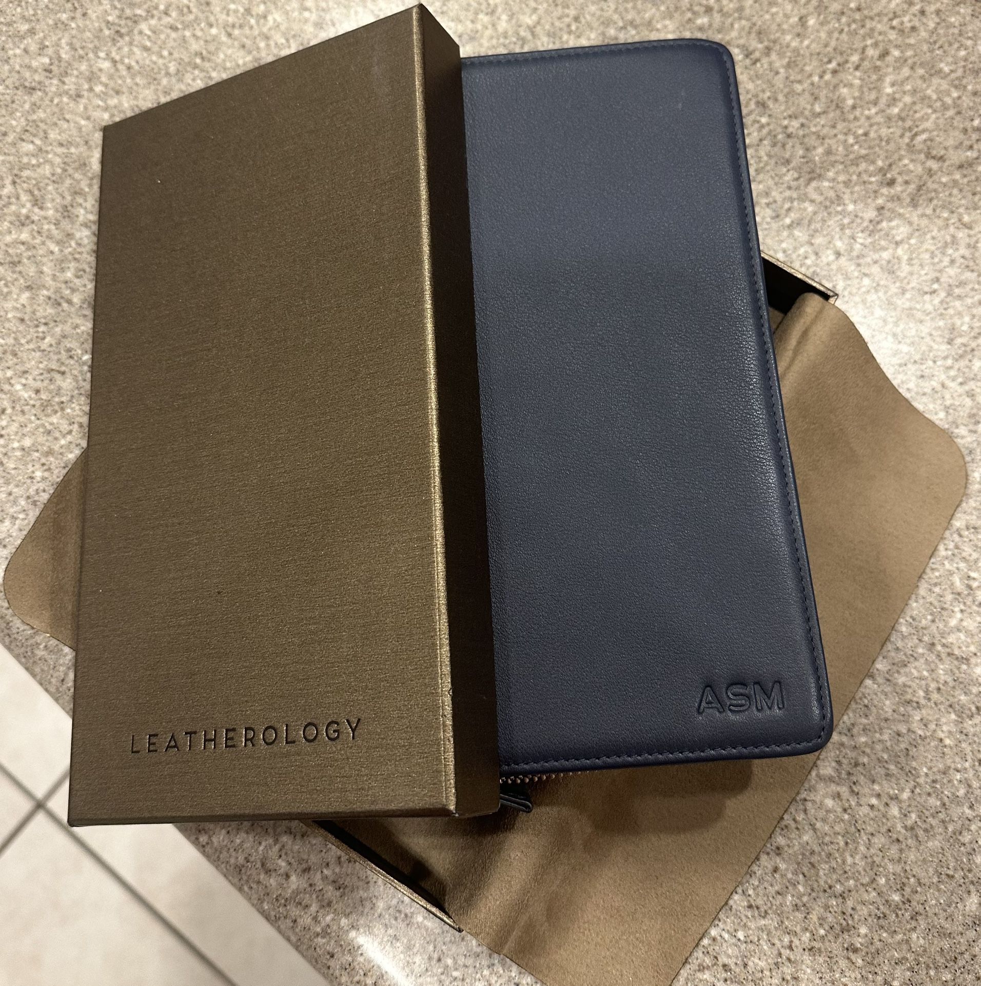 ✈️ Brand New Unisex Leather Travel Wallet – Perfect Gift