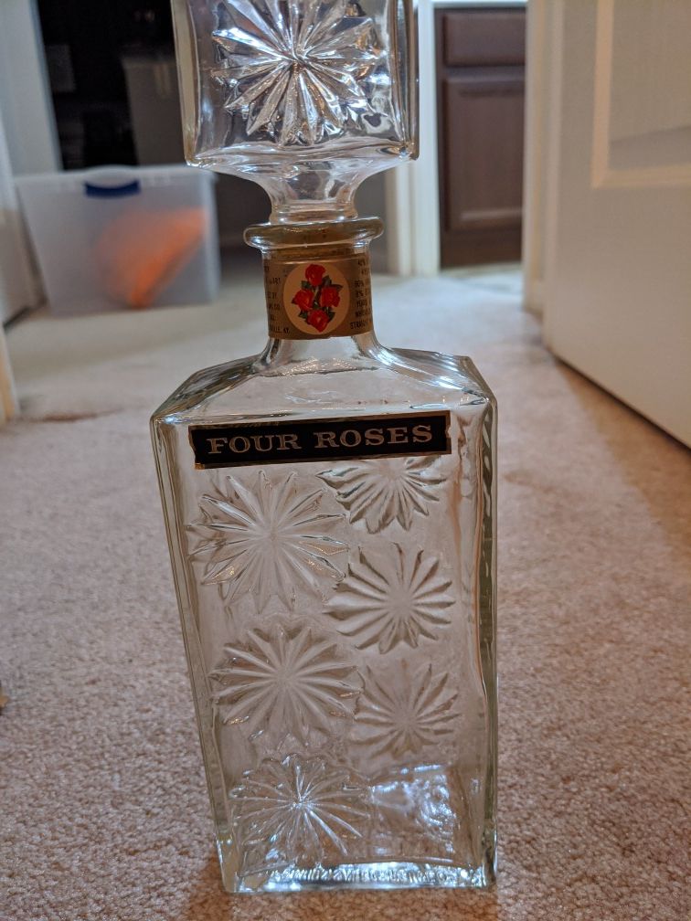 Vintage Four Roses Whiskey Bottle Decanter With Stopper 1960's Ex Cond. Glass