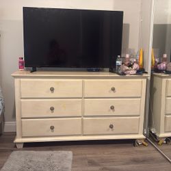 6 Drawer Dresser