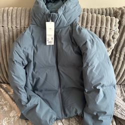 Brand New Women’s Parka Uniqlo 50% OFF