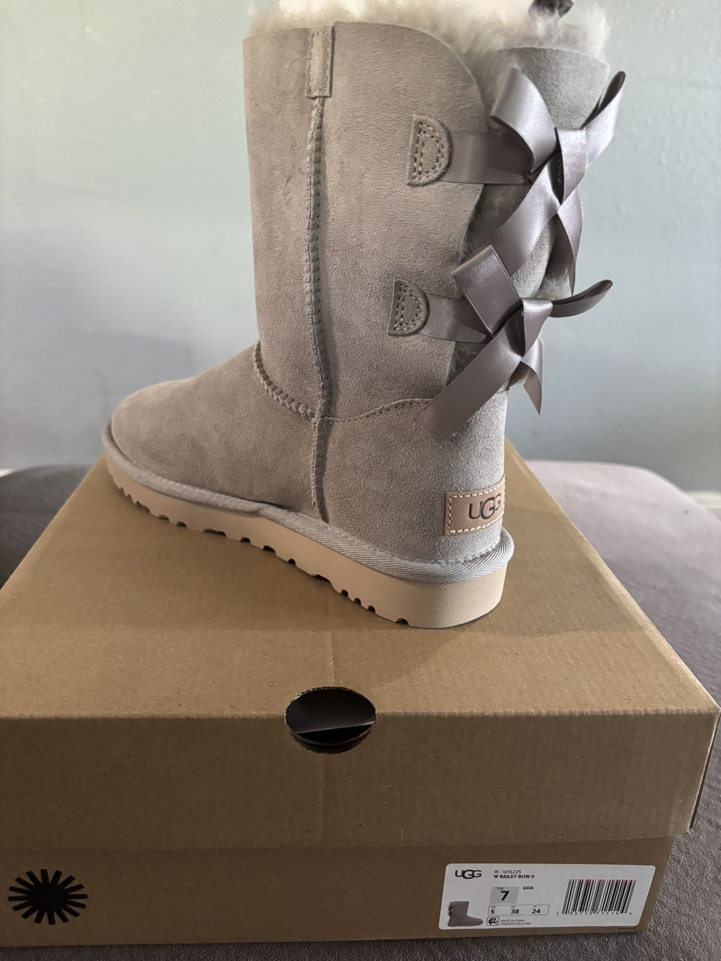 UGG