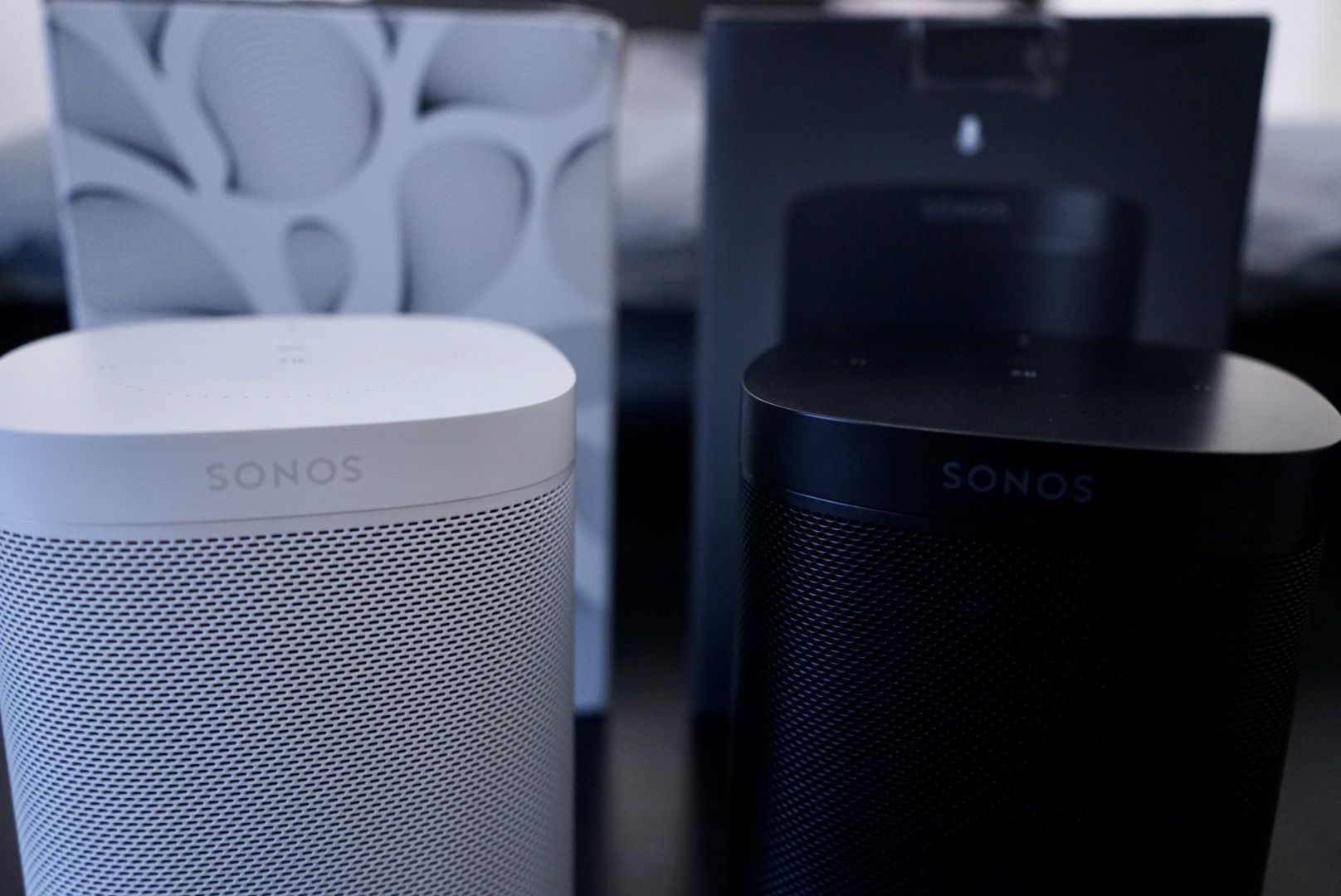 Lot of 2 Sonos Play One (gen 1) - blk & white (both alexa or google assistants)