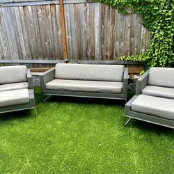 Crate & Barrel 5 Piece outdoor Lounge Set.  Dune Line.  GOOD Shape 60% Off!!  Just in time for Summer!!