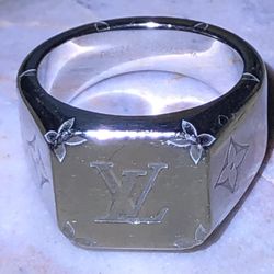 Louis Vuitton Signet Ring 