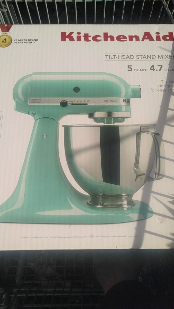 KitchenAid Artisan mixer 5quart for Sale in Auburn, WA ...