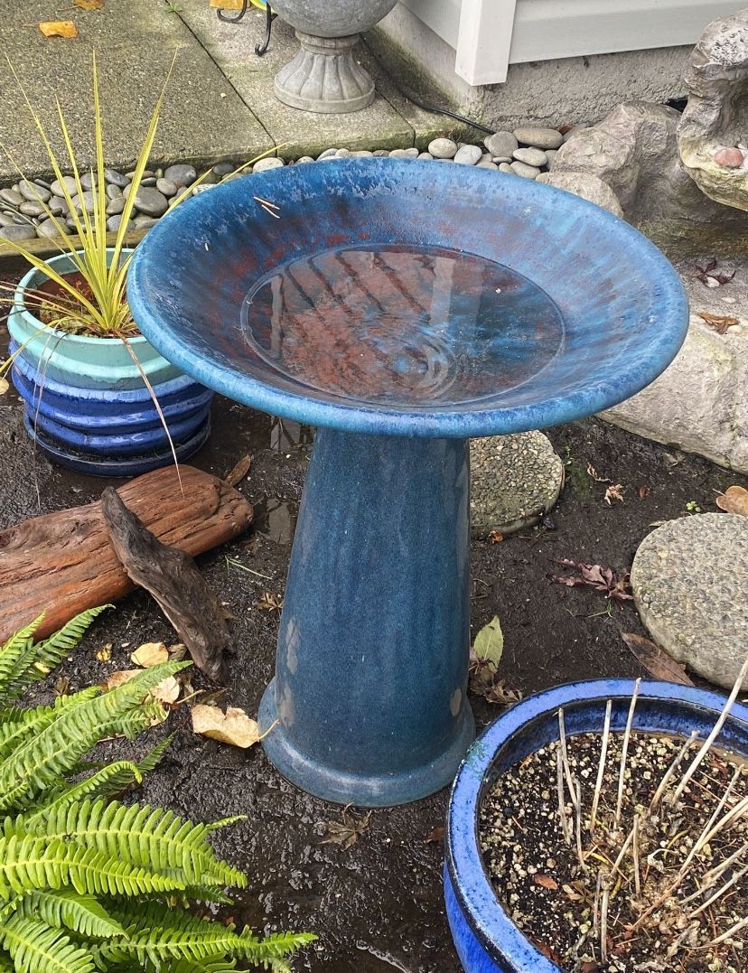 Blue Ceramic Bird Bath for Sale in Edgewood, WA OfferUp