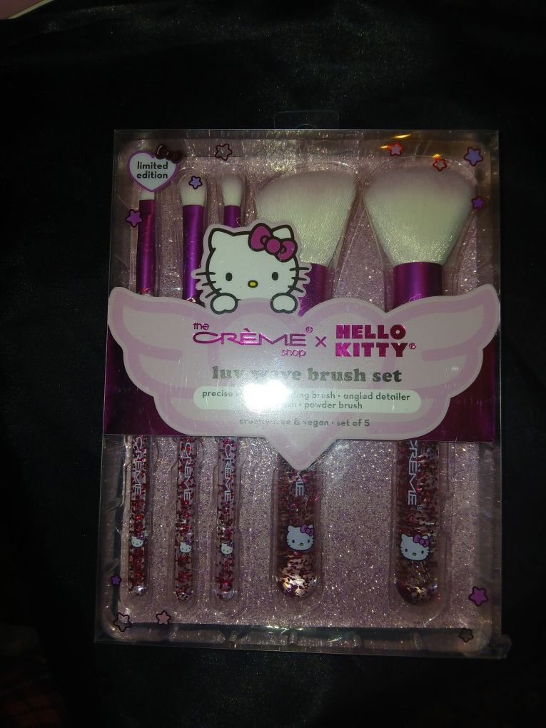 Hello Kitty  - The Creme Shop  - Luv Wave Brush Set