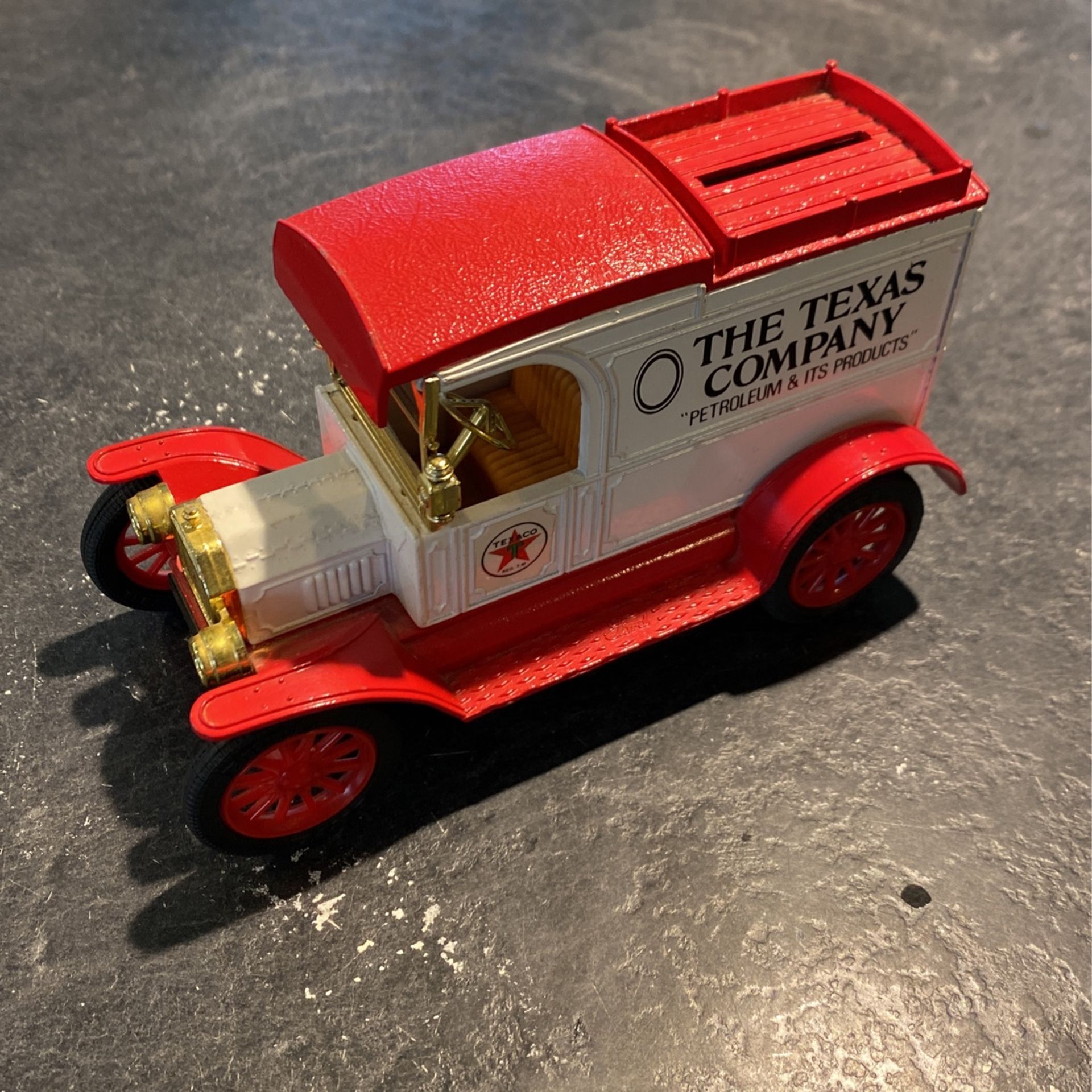 RARE Vintage Ertl Ford 1913 Model T Van Truck Texaco Die-Cast Coin Bank w/ Key