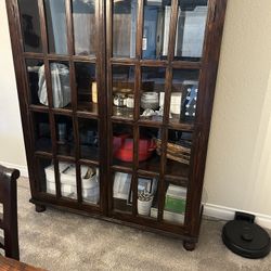 Curio Cabinet/hutch