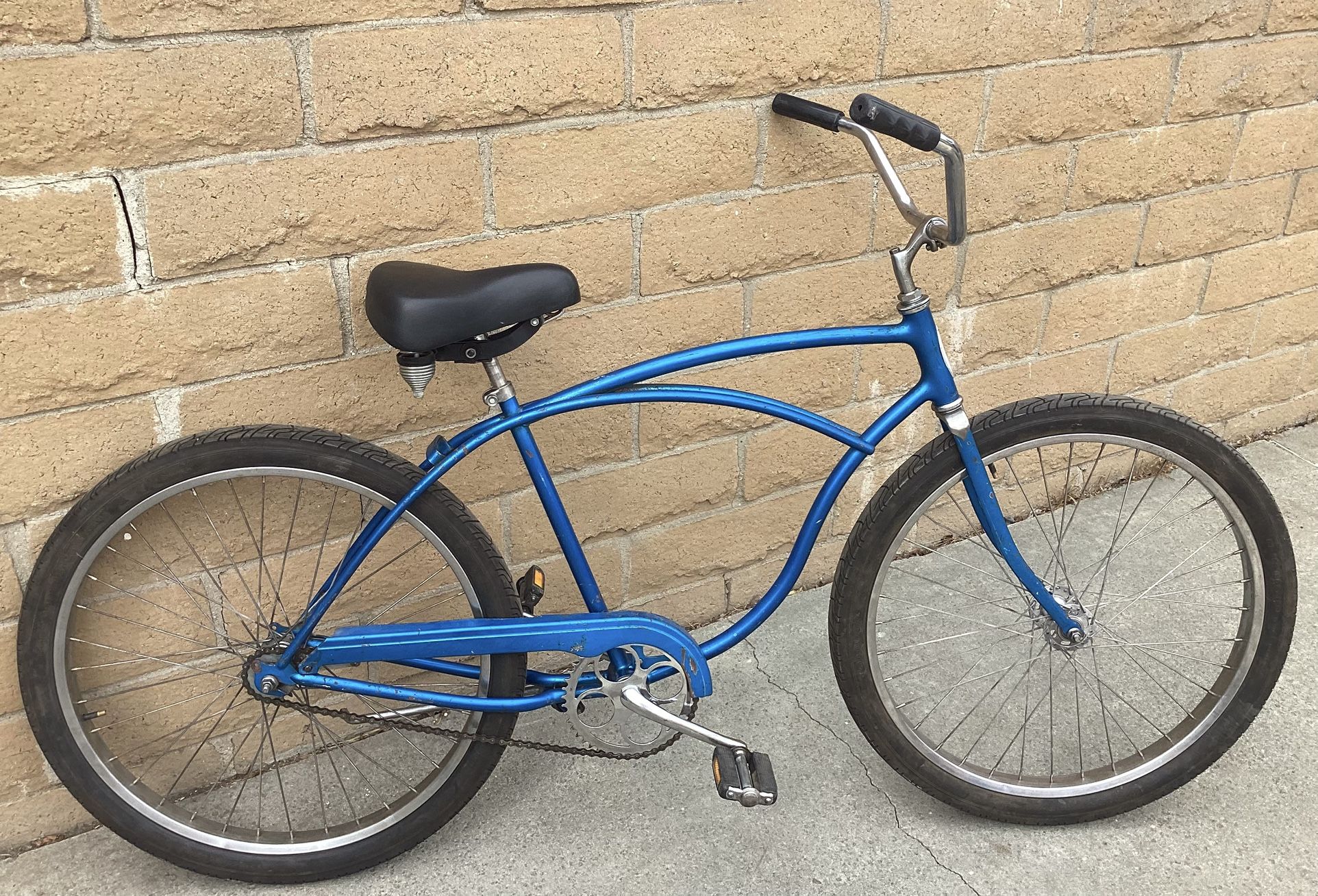 SCHWINN CRUISER BIKE  NOVEMBER 1981