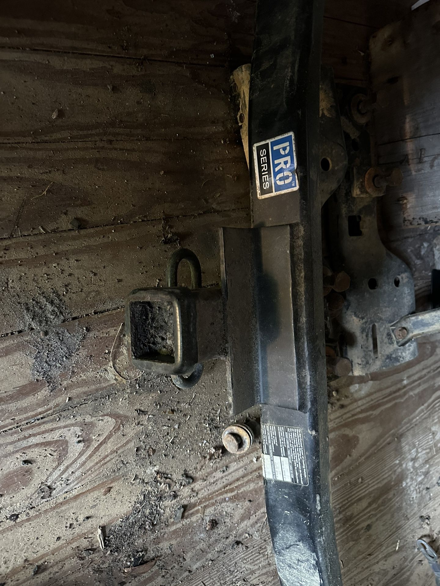 Trailer Hitch Assembly For Chevy Colorado