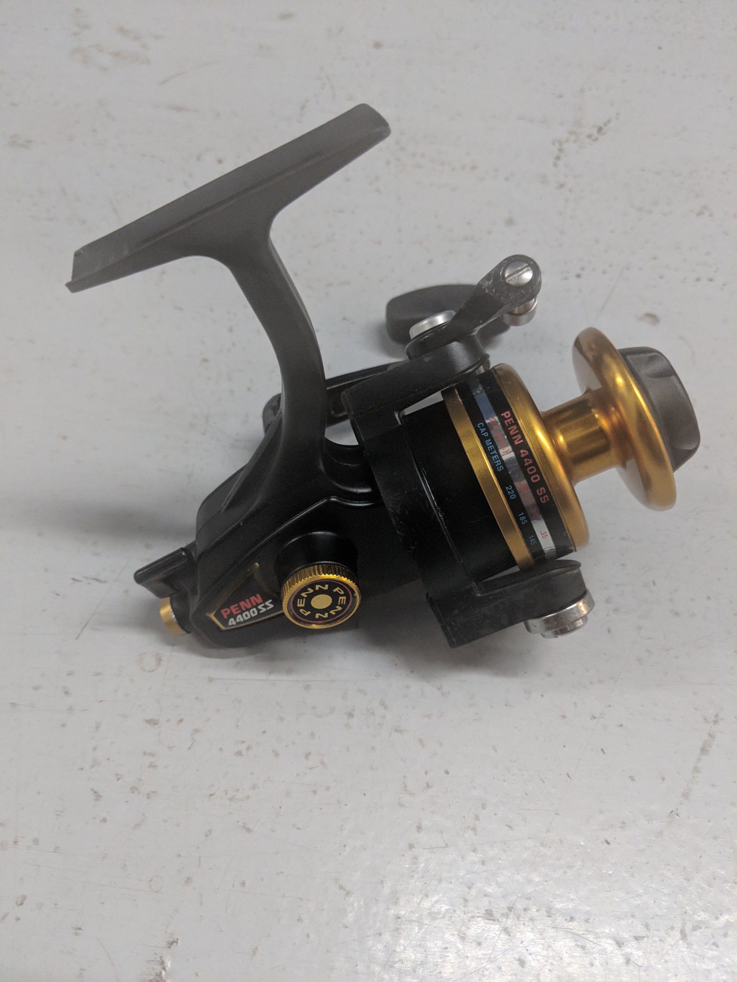 Penn 4400 SS Spinning Reel. Nice Condition. Ready for fishing.