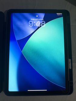iPad Air M4 11in 128 GB $525 OBO