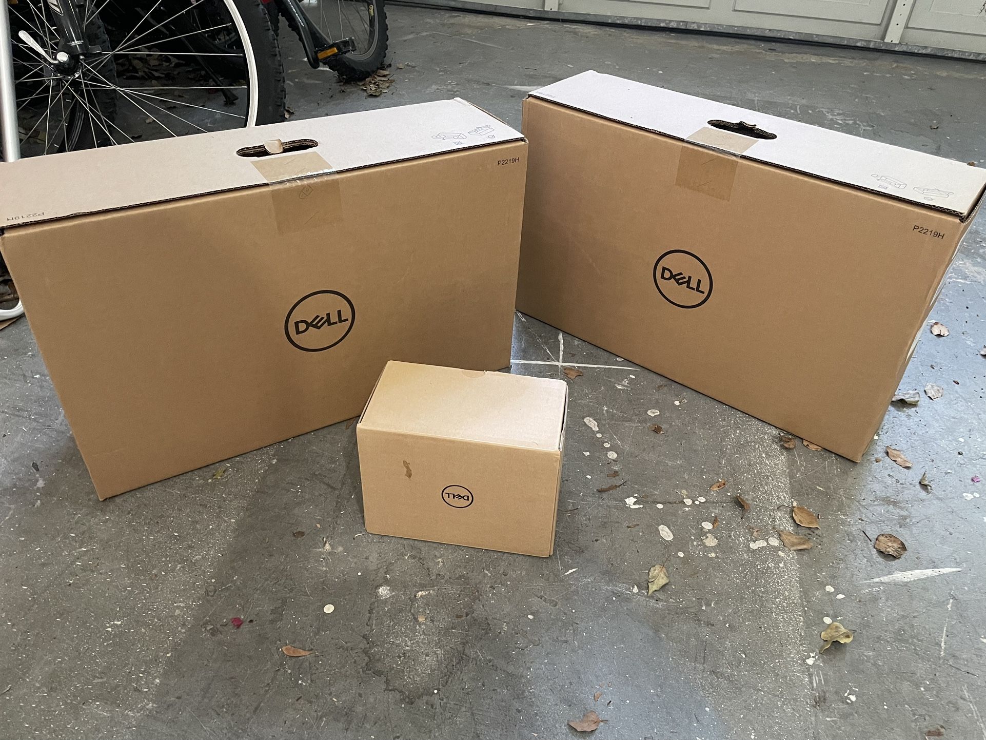 Dell 22" Monitors And Dock