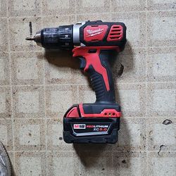 Milwaukee Drill With Battery 