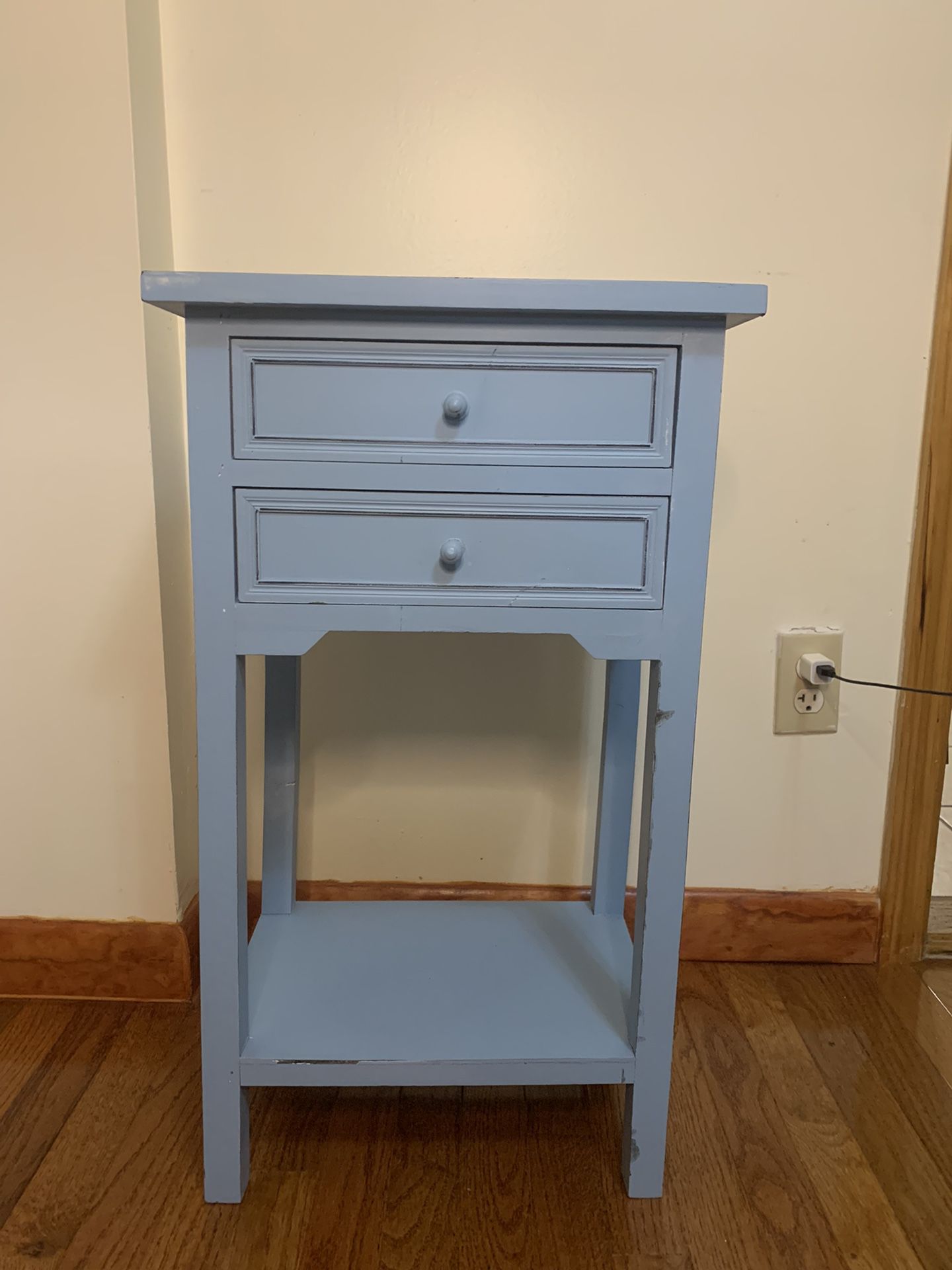 End Table with 2 drawers.