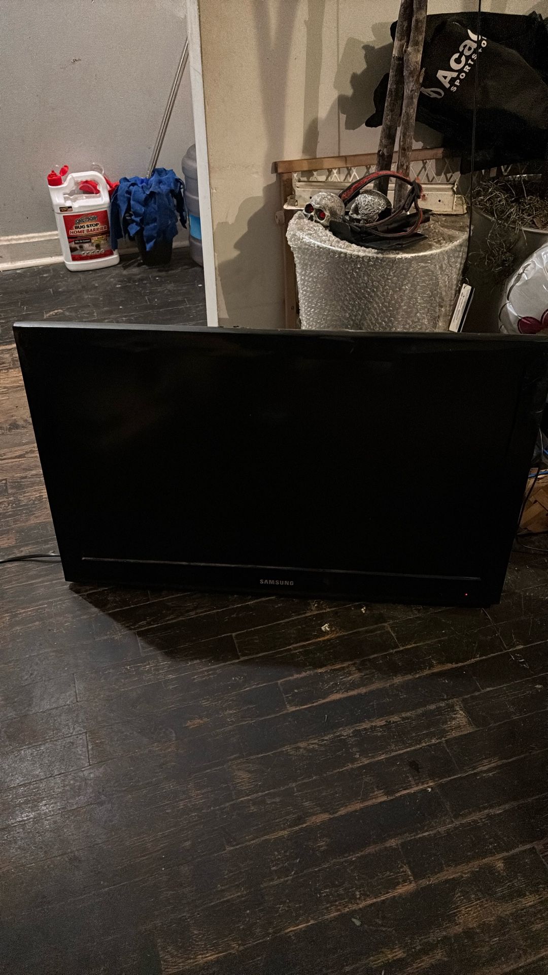 ‘30 1/2 X 19 IN Samsung Flatscreen TV
