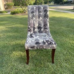 4 Dining Room Chairs