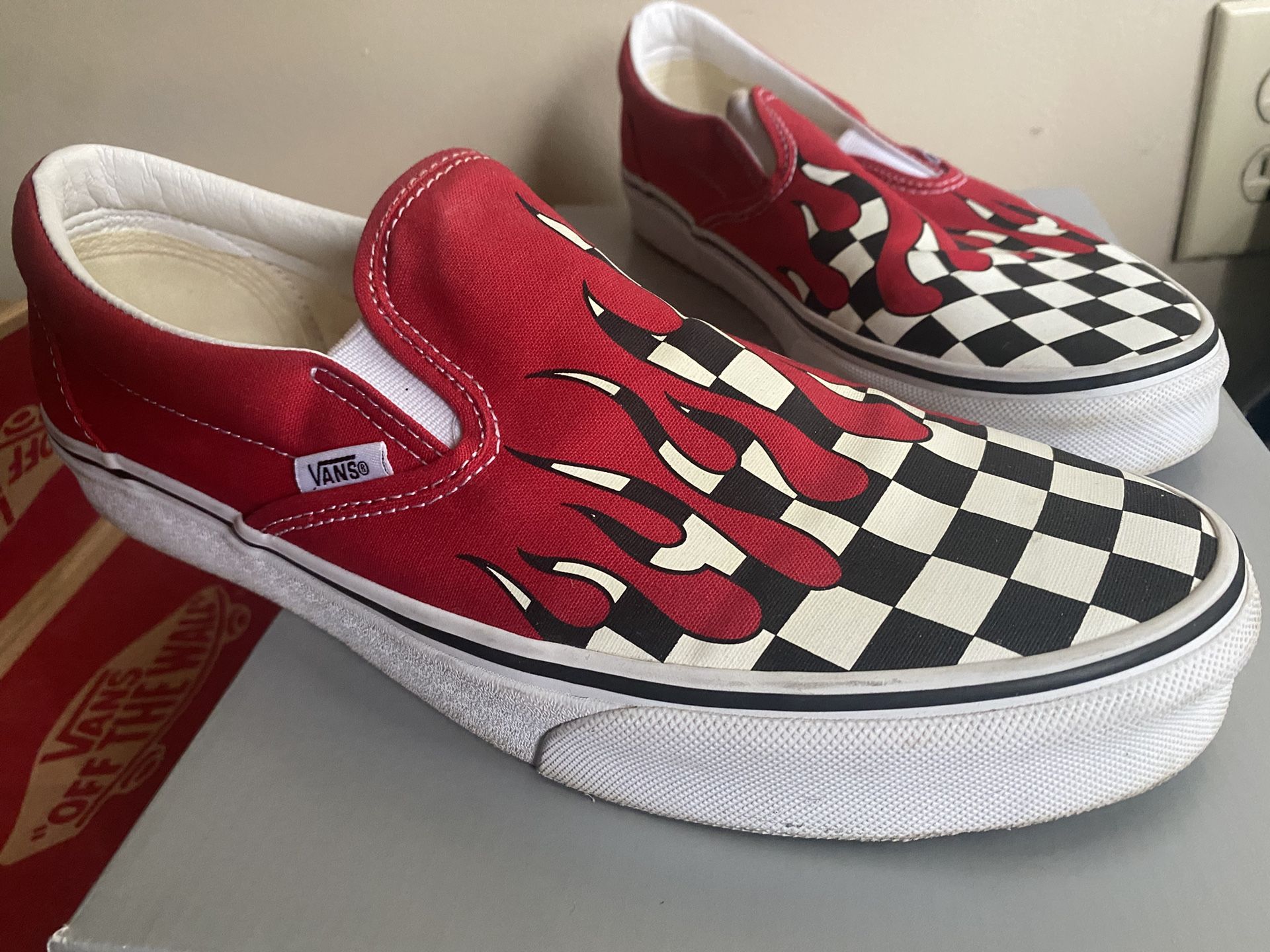 Vans (Checkered Flaming)