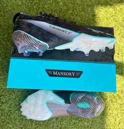 Size 9 UA Blur Pro x mansory football cleats.