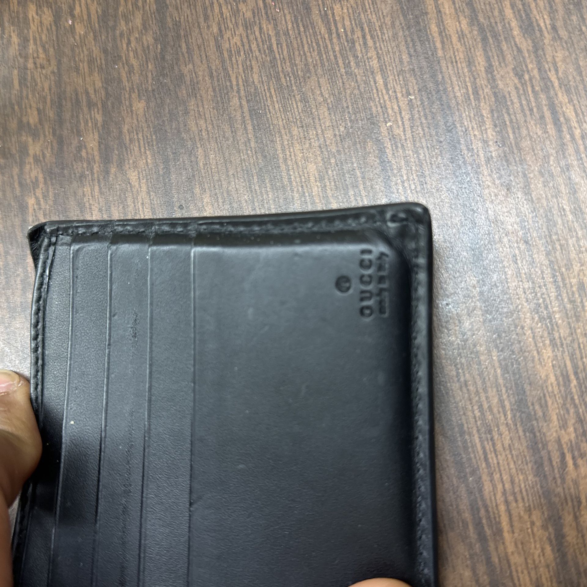 Designer Wallets, Gucci, Louis Vuitton for Sale in Shakopee, MN