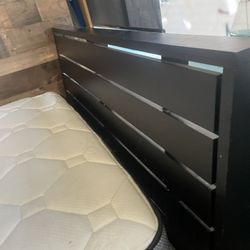 Twin Size Bed 